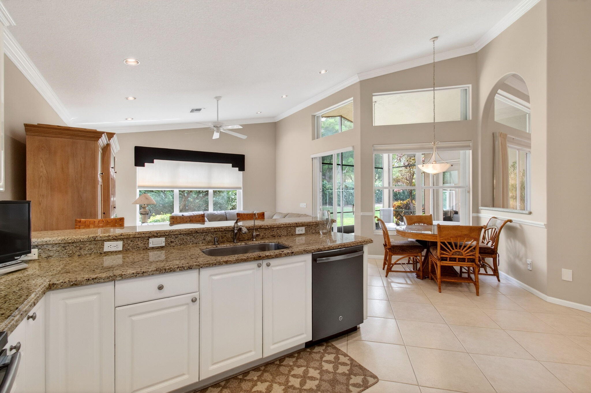 VALENCIA LAKES 1 - Residential