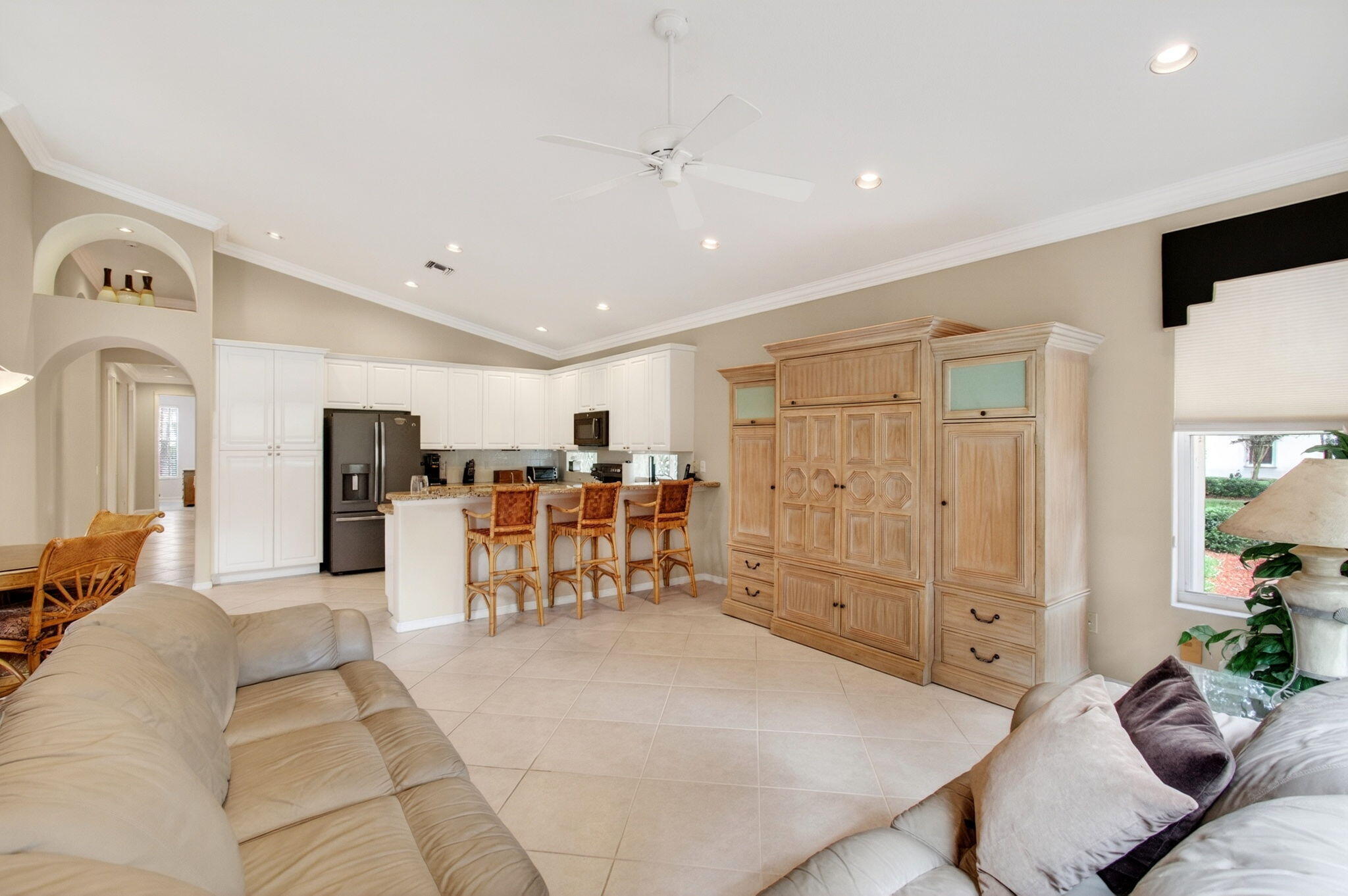 VALENCIA LAKES 1 - Residential