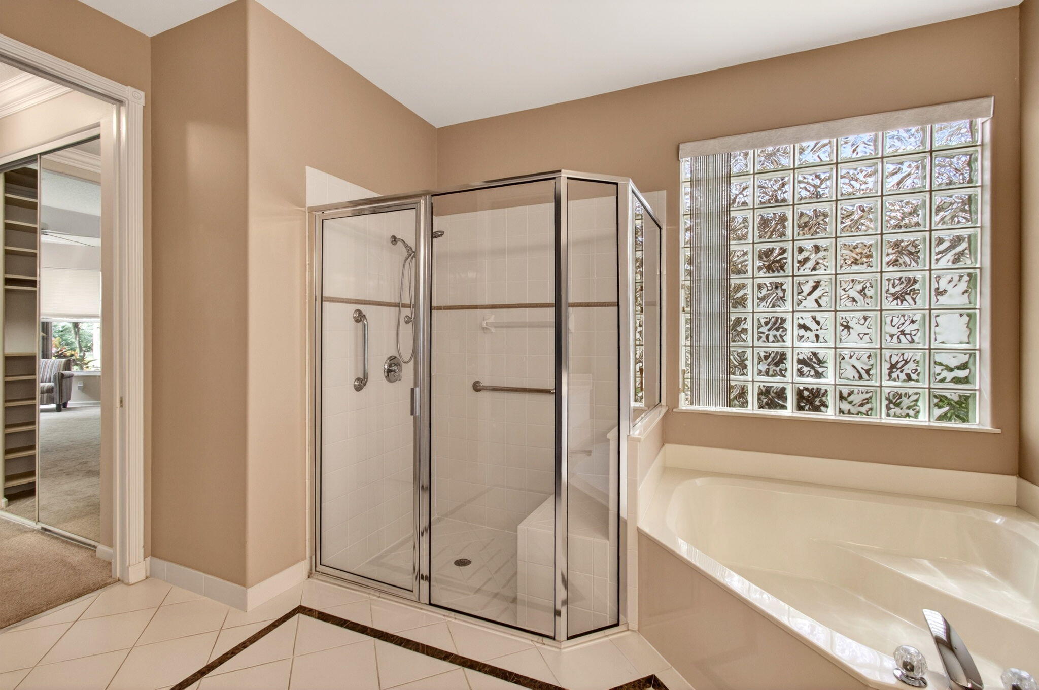 VALENCIA LAKES 1 - Residential