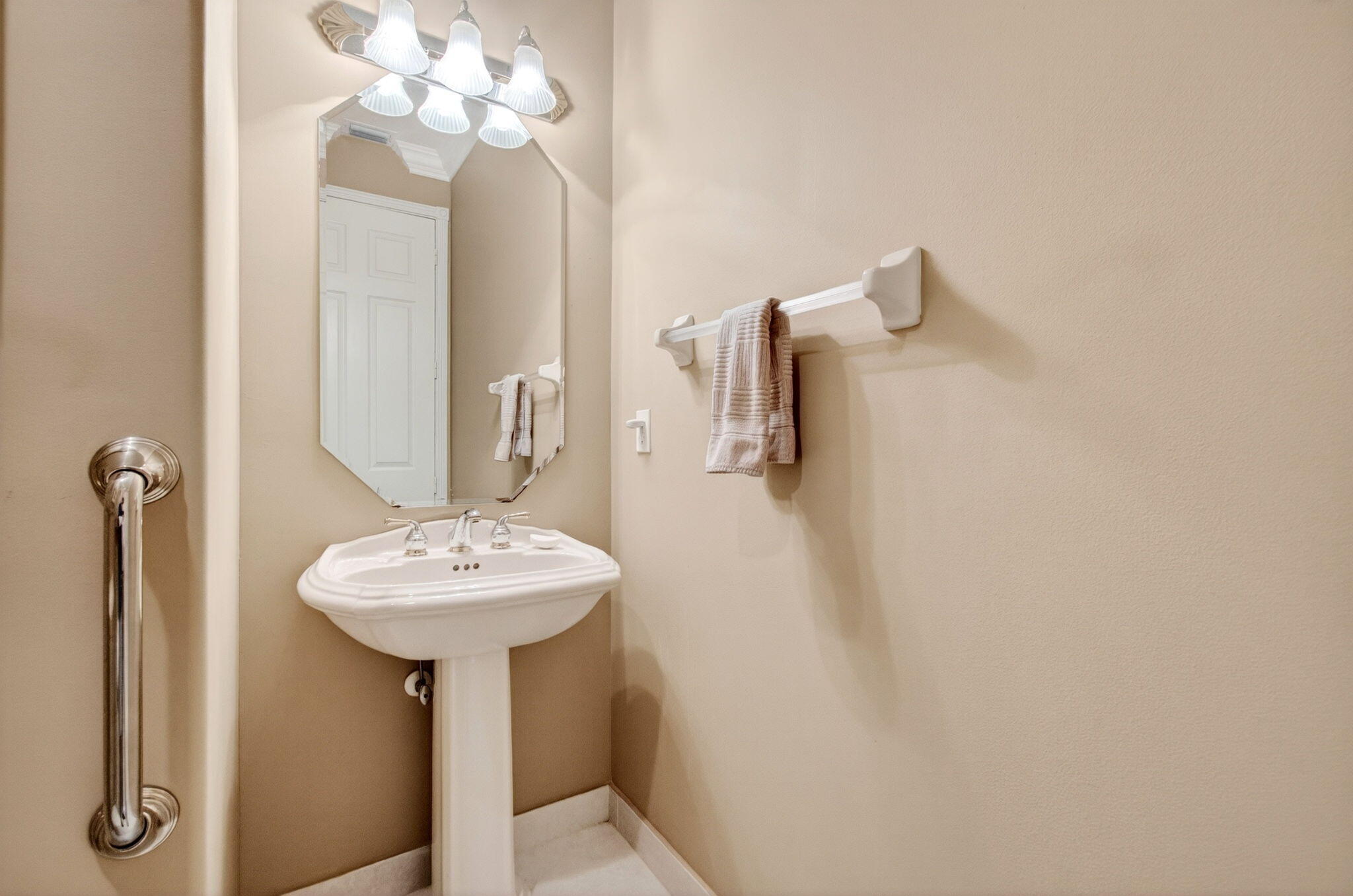 VALENCIA LAKES 1 - Residential