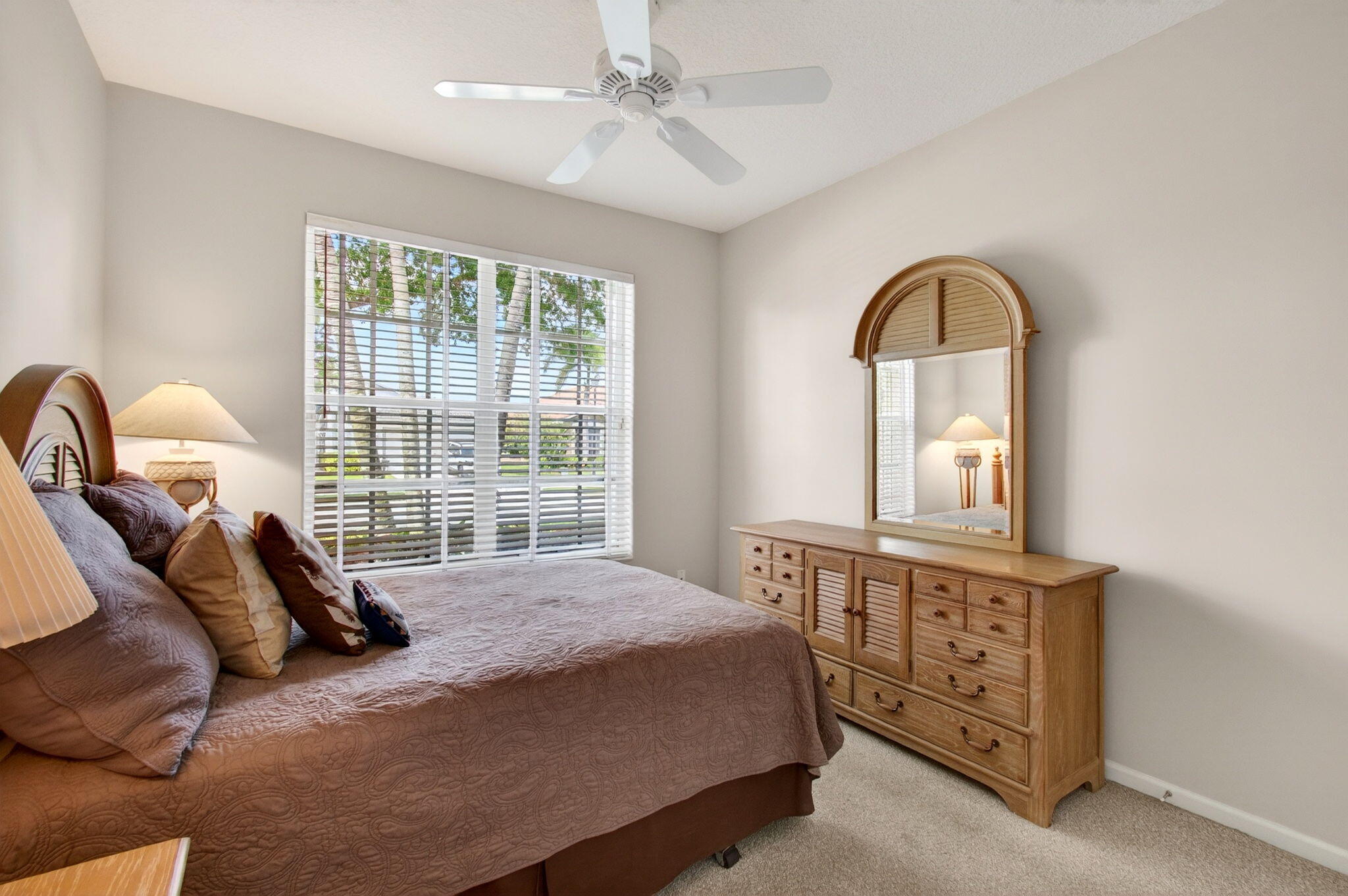 VALENCIA LAKES 1 - Residential