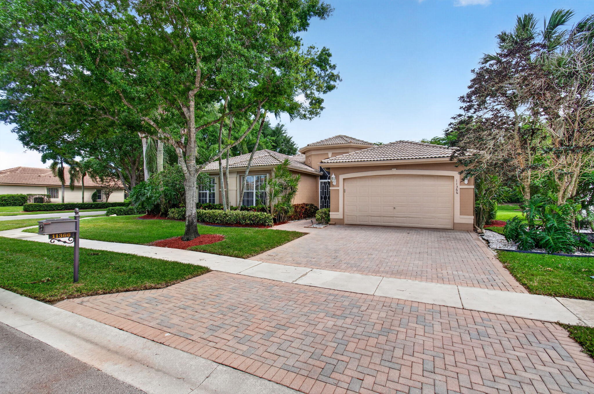 11366 Barca Boulevard