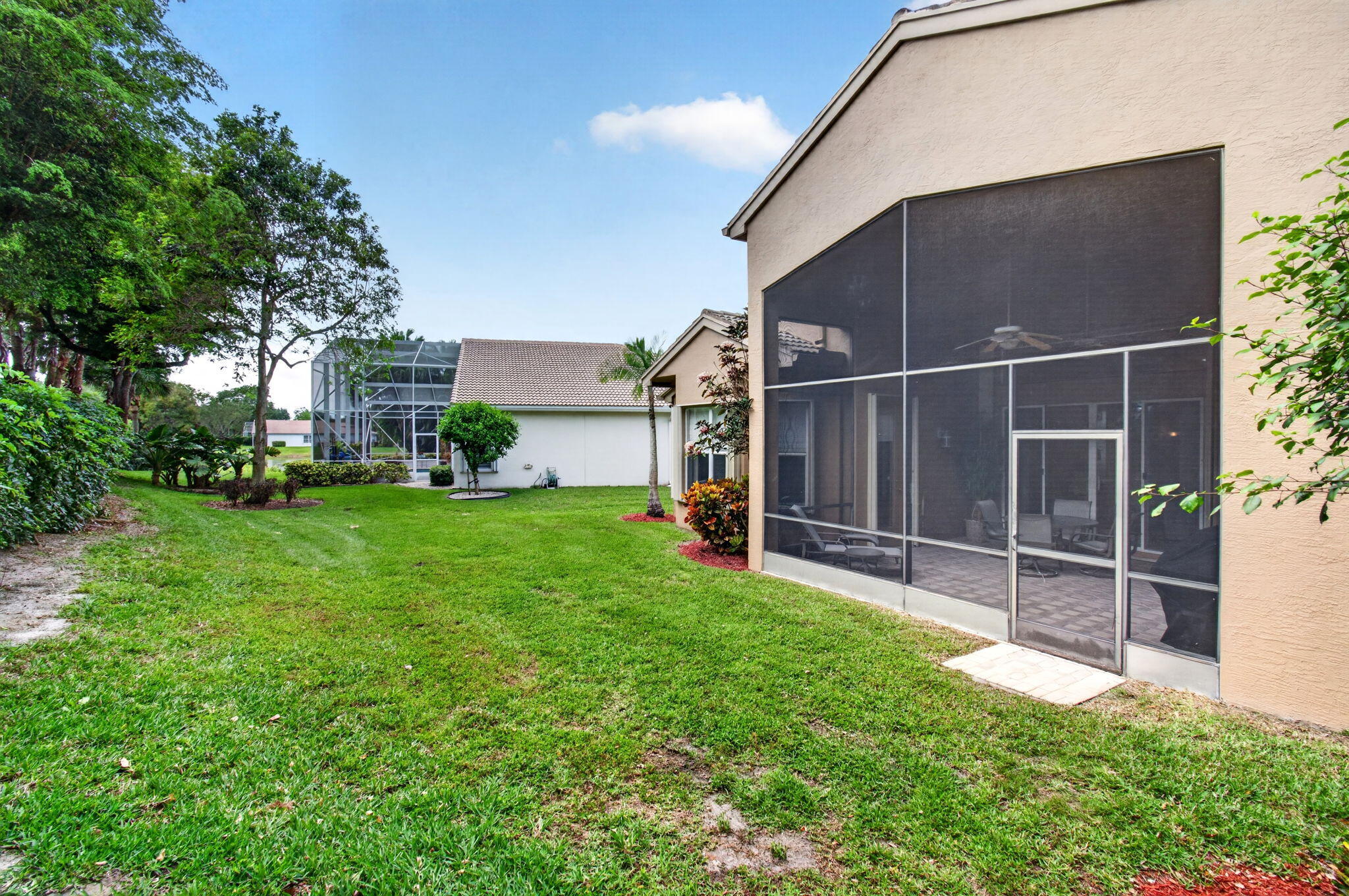 VALENCIA LAKES 1 - Residential