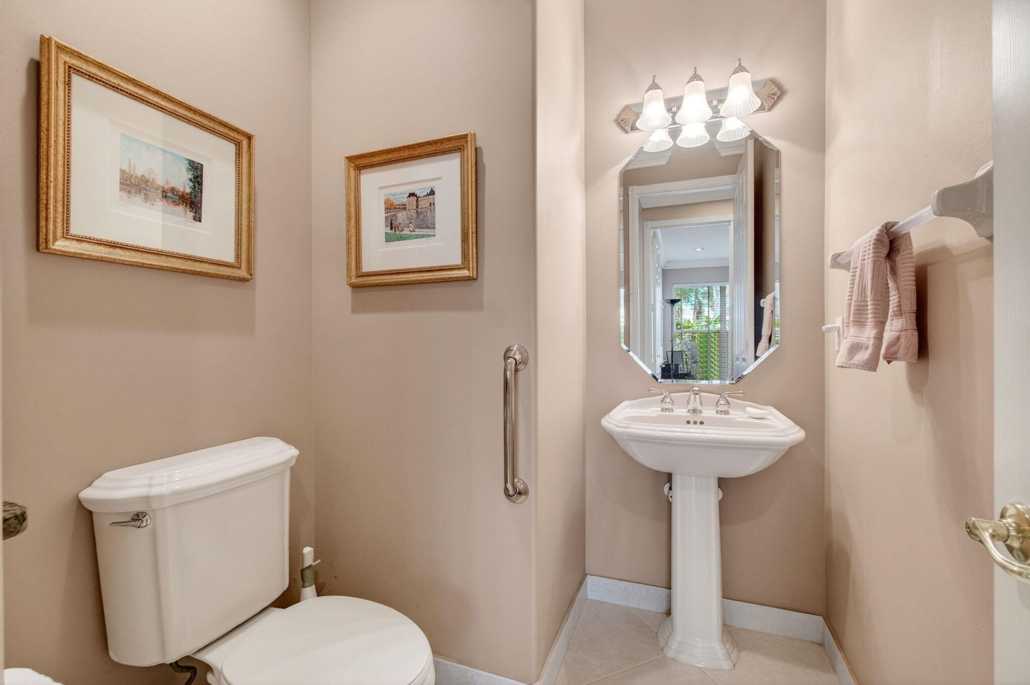 VALENCIA LAKES 1 - Residential