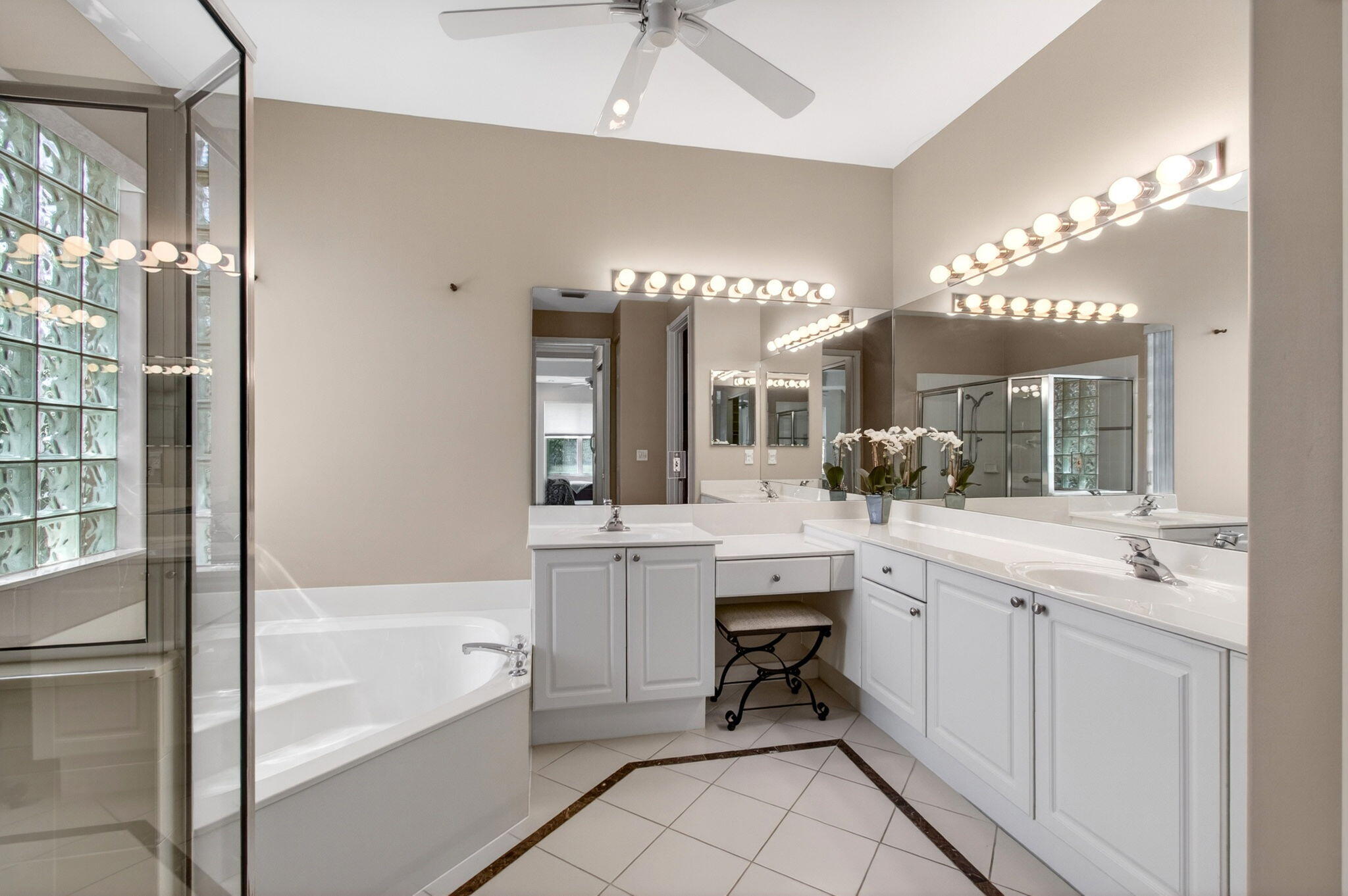 VALENCIA LAKES 1 - Residential