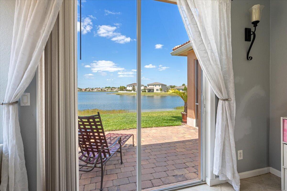 VIZCAYA FALLS - Residential