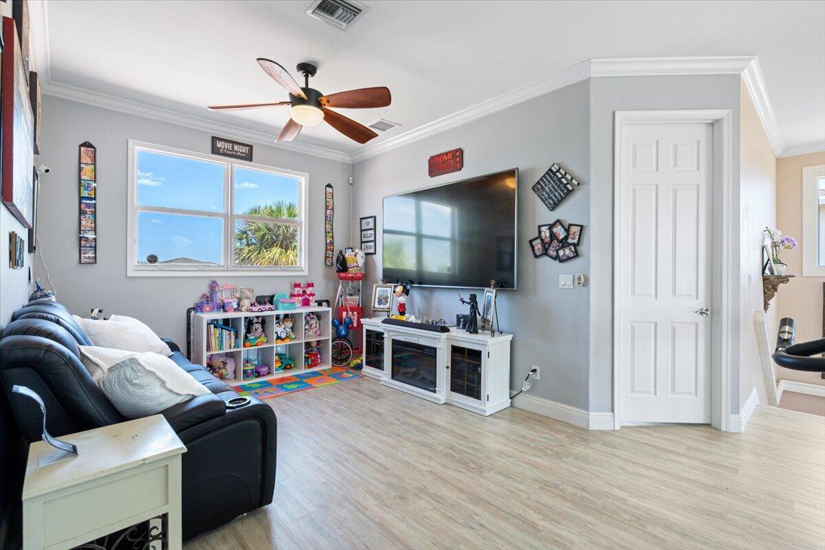 VIZCAYA FALLS - Residential