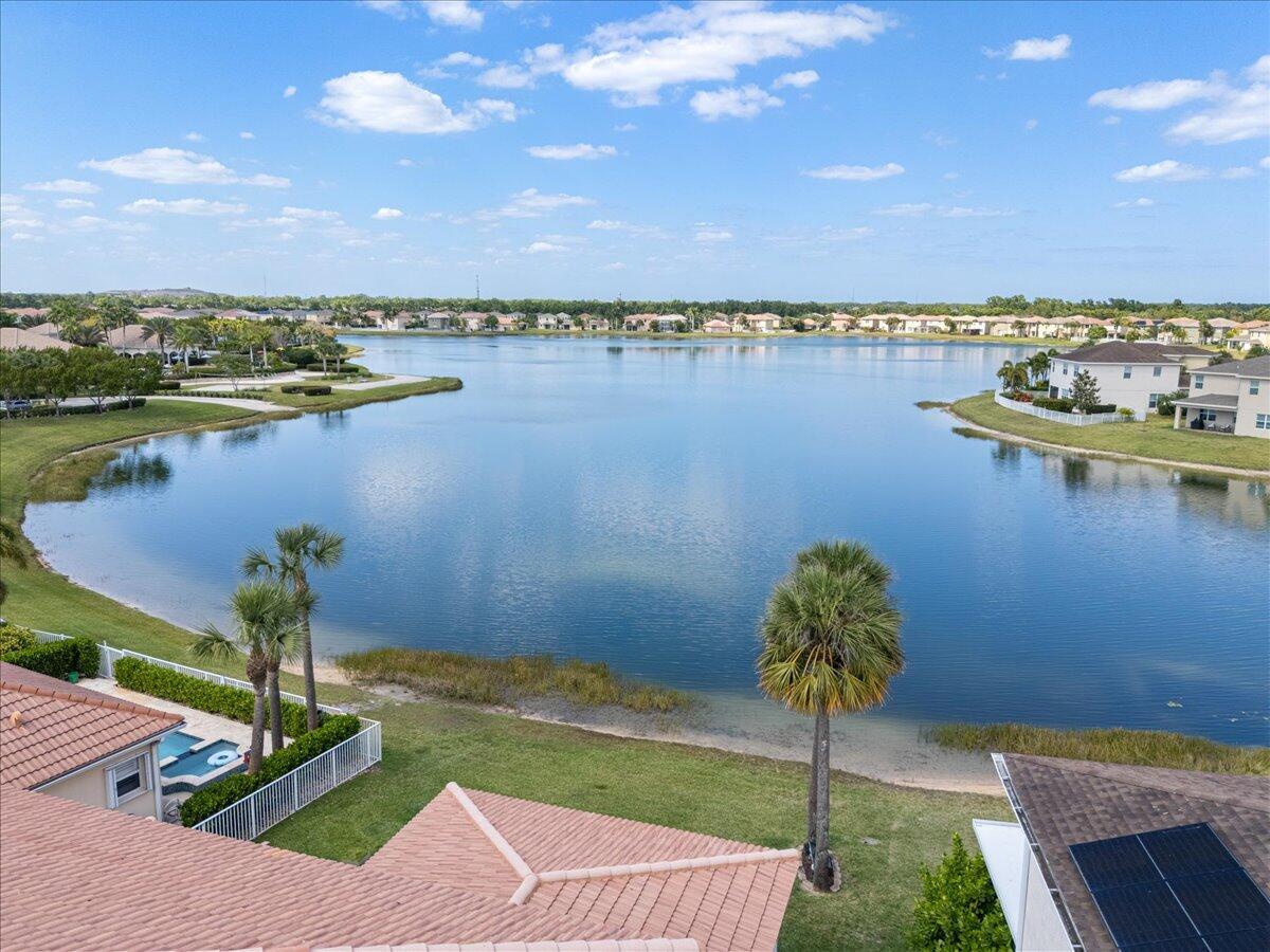 VIZCAYA FALLS - Residential