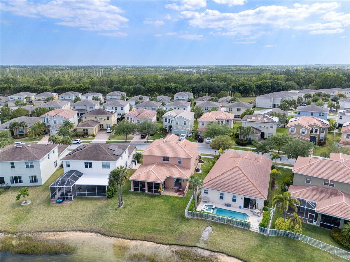 VIZCAYA FALLS - Residential