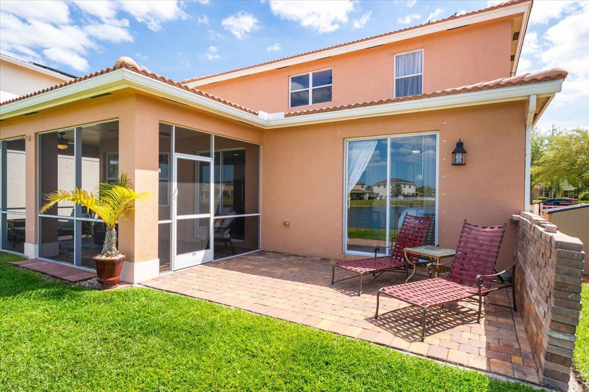 VIZCAYA FALLS - Residential