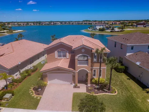 1018 NW Demedici Road, Port St Lucie, FL MLS: R11082795