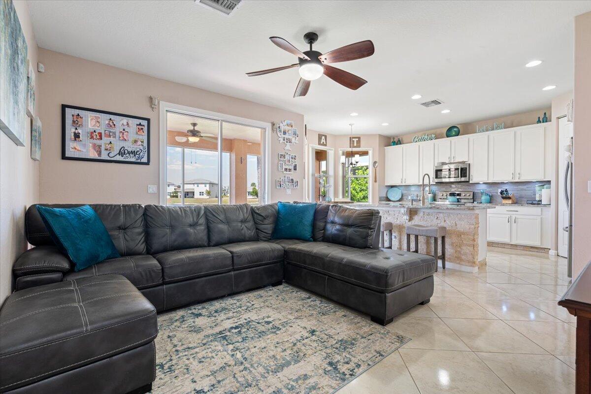 VIZCAYA FALLS - Residential