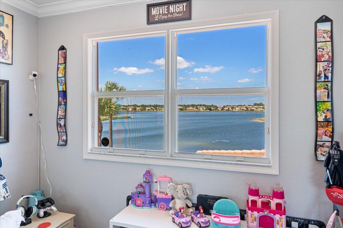 VIZCAYA FALLS - Residential