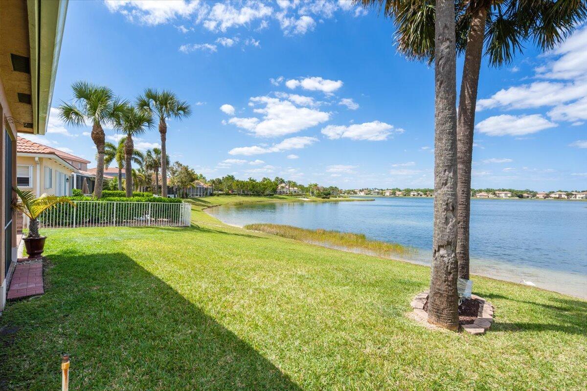 VIZCAYA FALLS - Residential