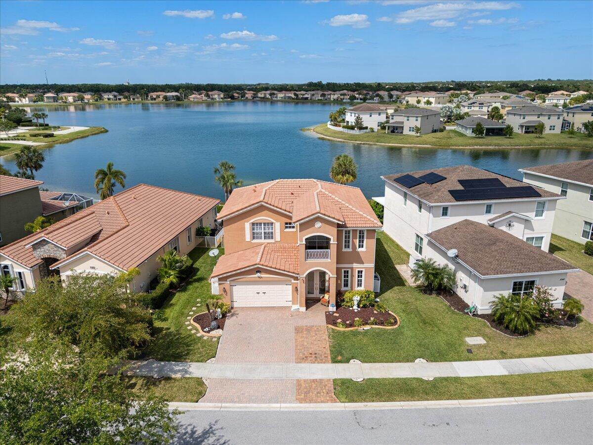VIZCAYA FALLS - Residential