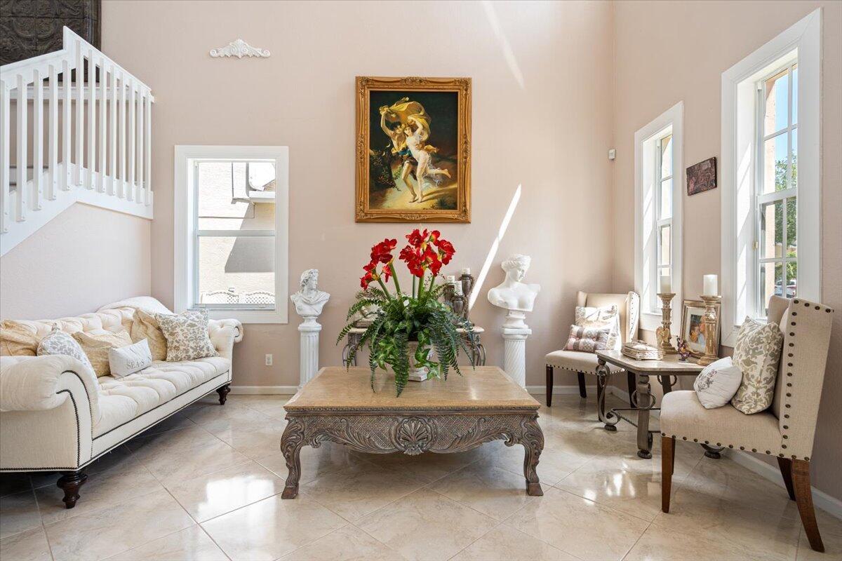 VIZCAYA FALLS - Residential