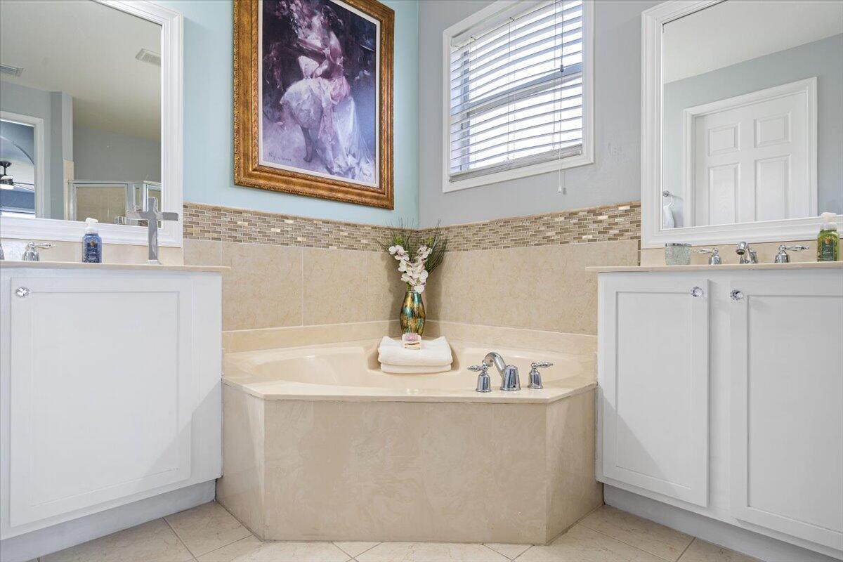 VIZCAYA FALLS - Residential