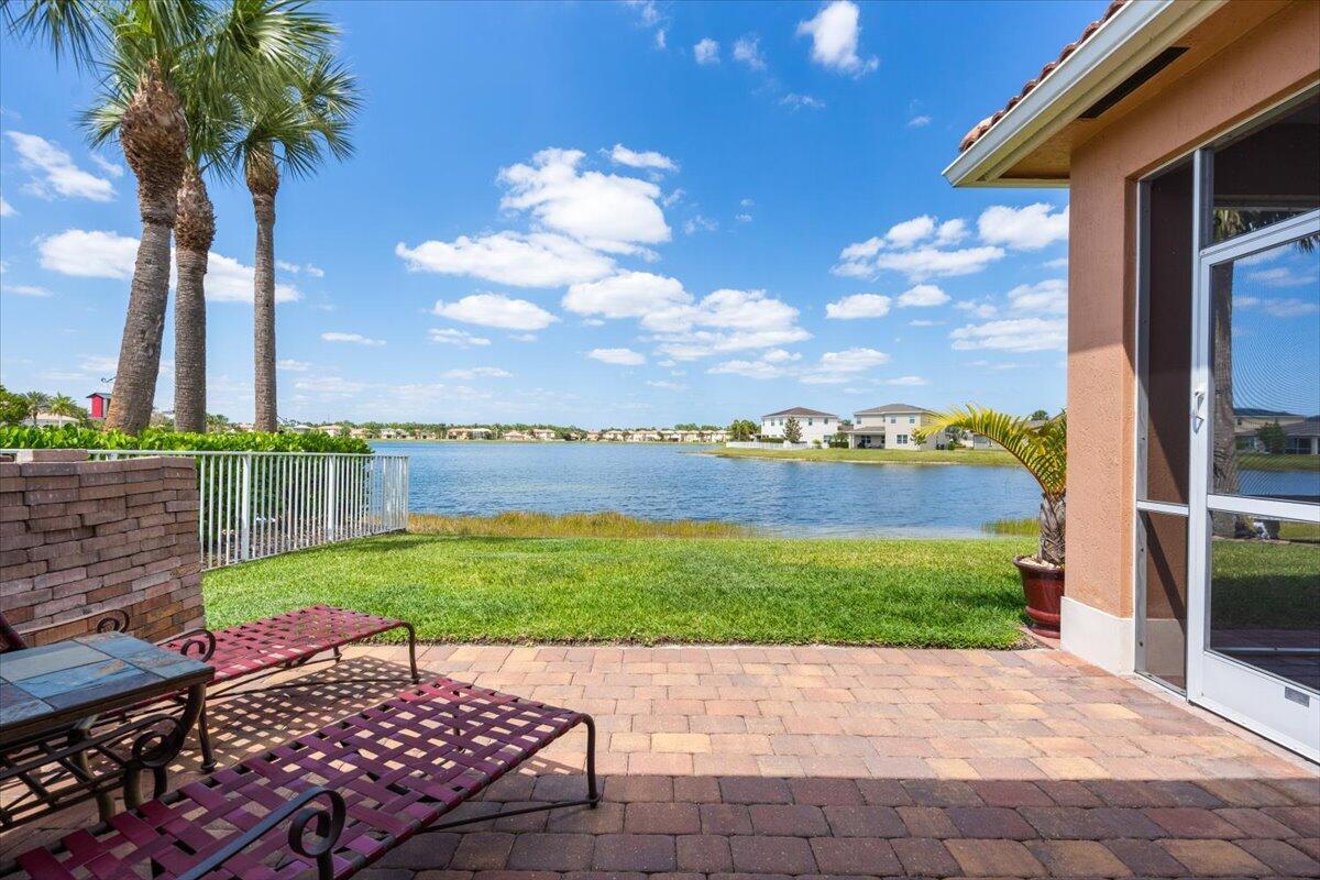 VIZCAYA FALLS - Residential