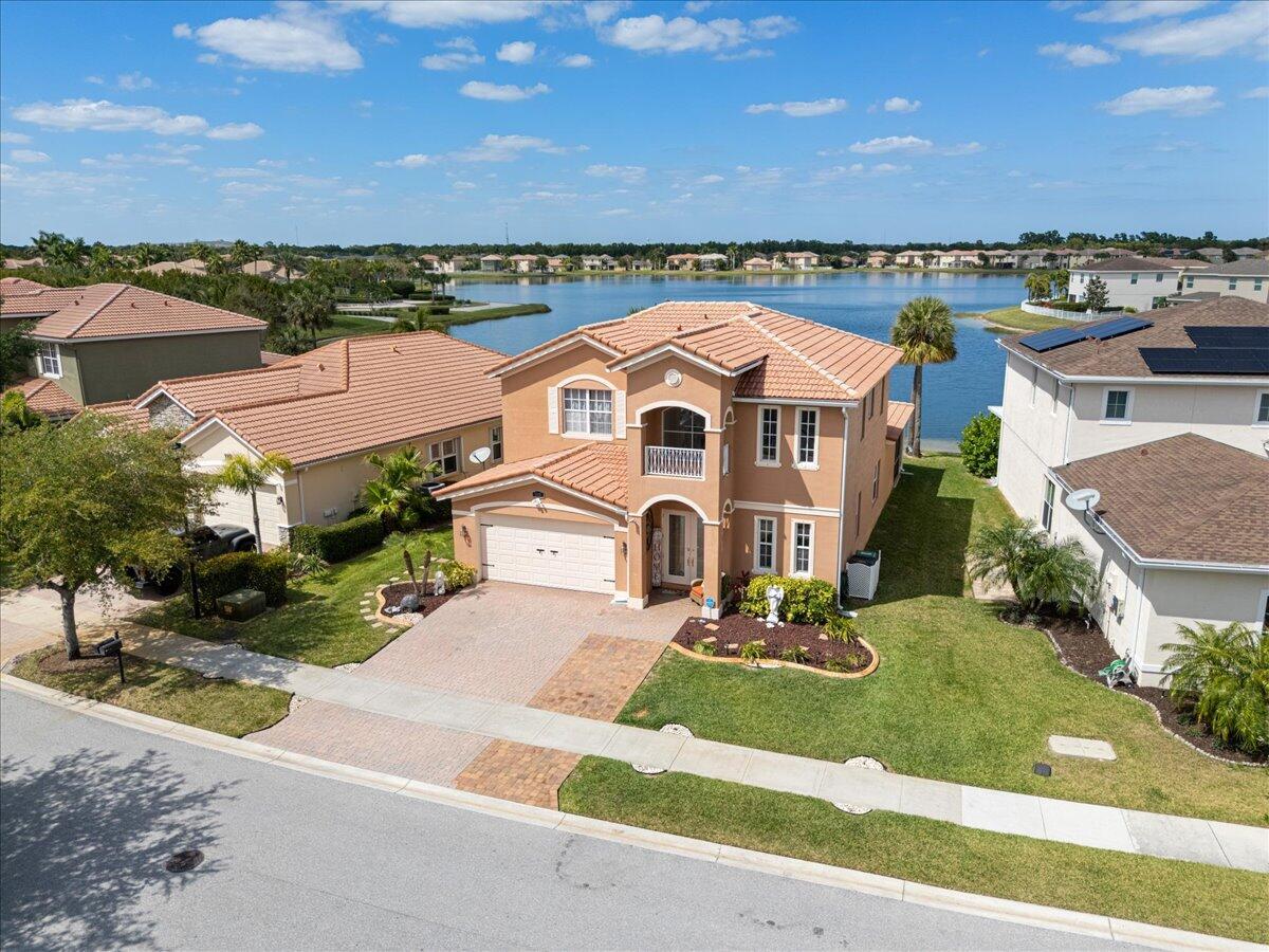 VIZCAYA FALLS - Residential