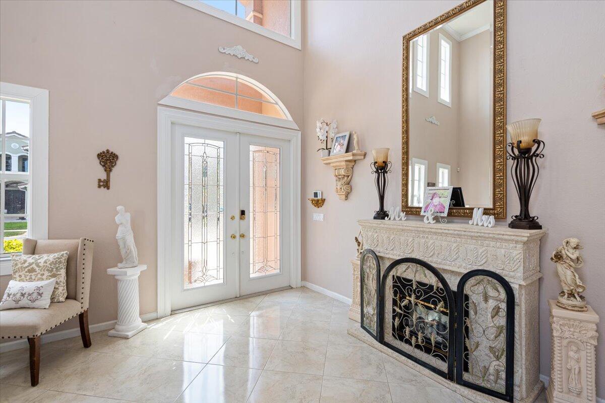 VIZCAYA FALLS - Residential