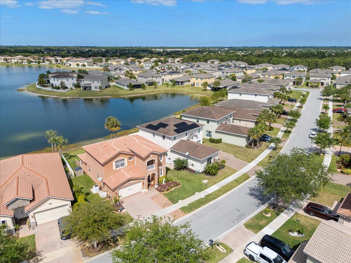 VIZCAYA FALLS - Residential
