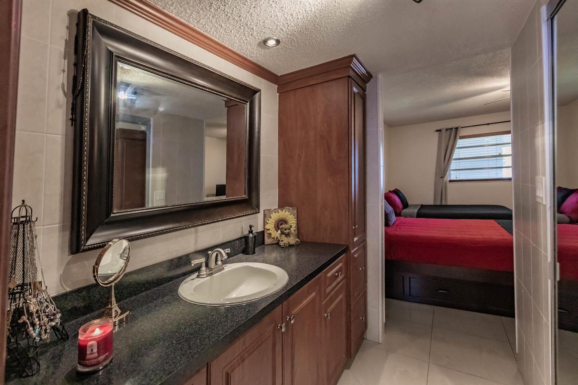 GARNET CONDO - Residential