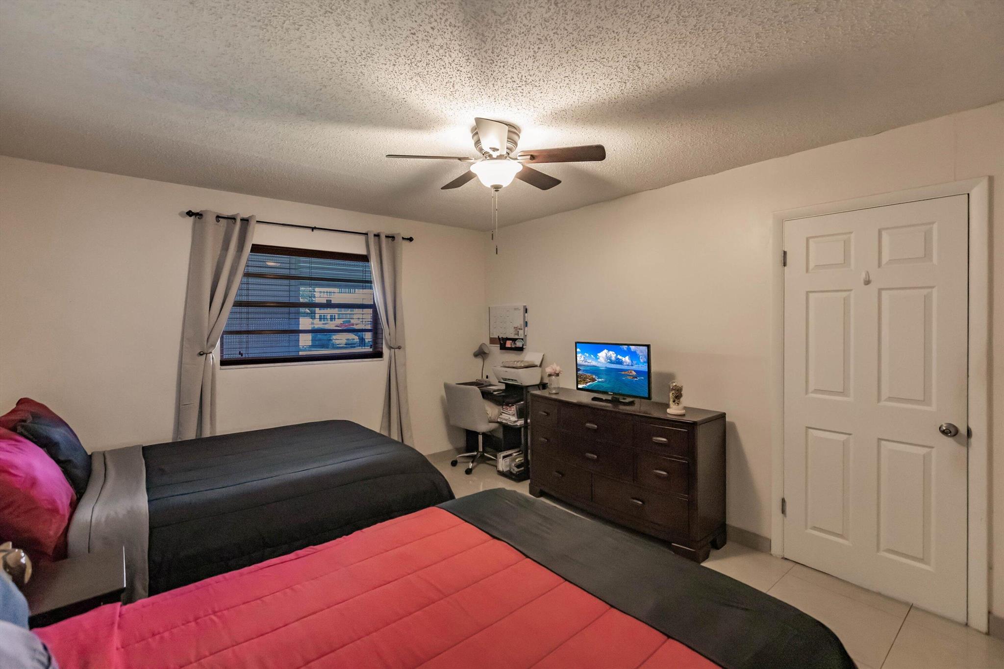 GARNET CONDO - Residential