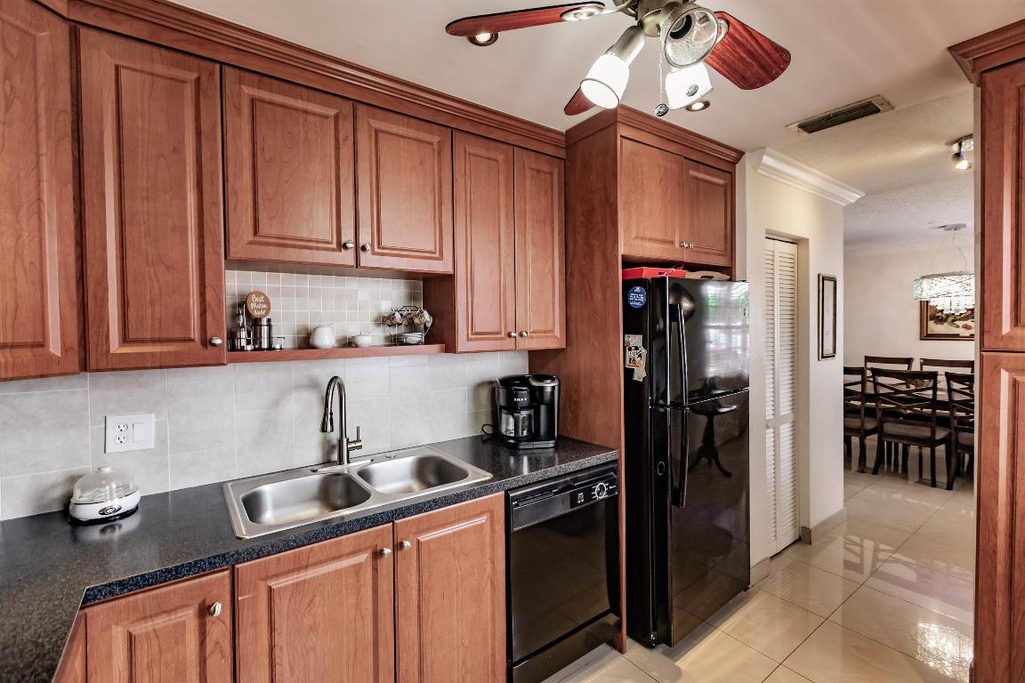 GARNET CONDO - Residential