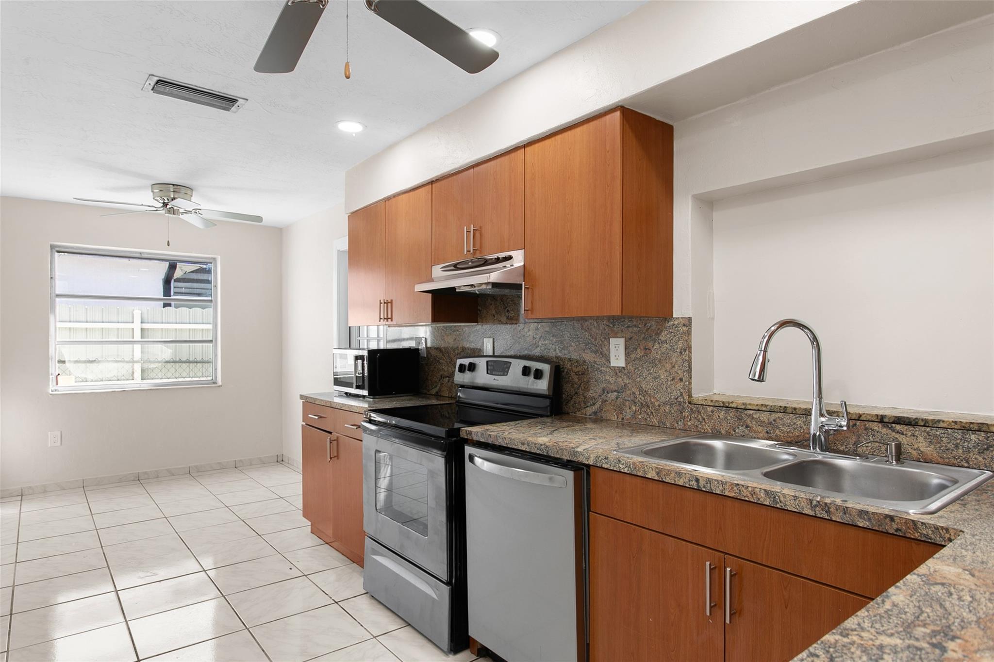 Sunrise Golf Village Sec - Residential