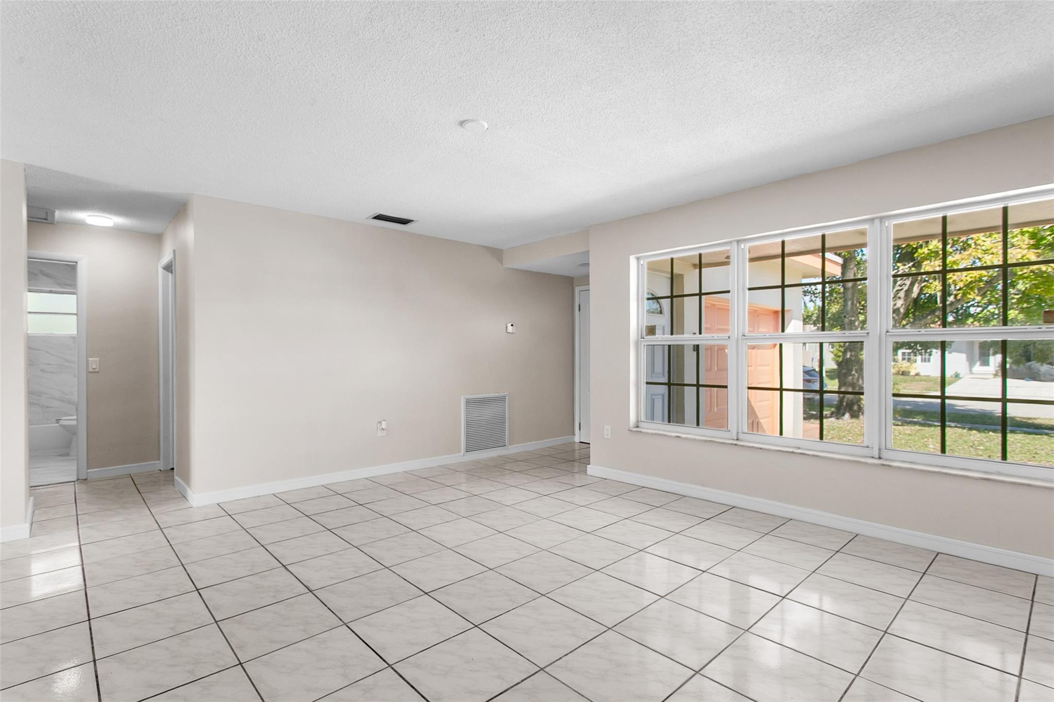 Sunrise Golf Village Sec - Residential