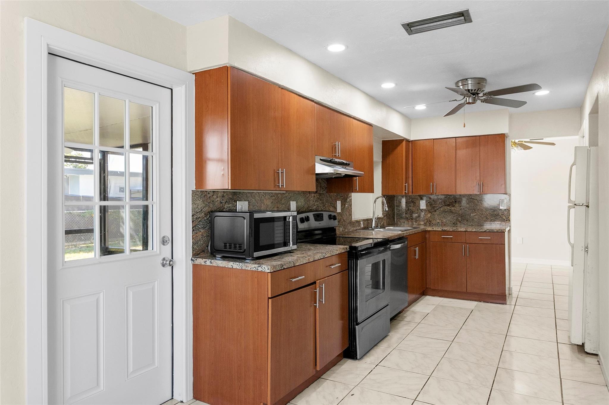 Sunrise Golf Village Sec - Residential