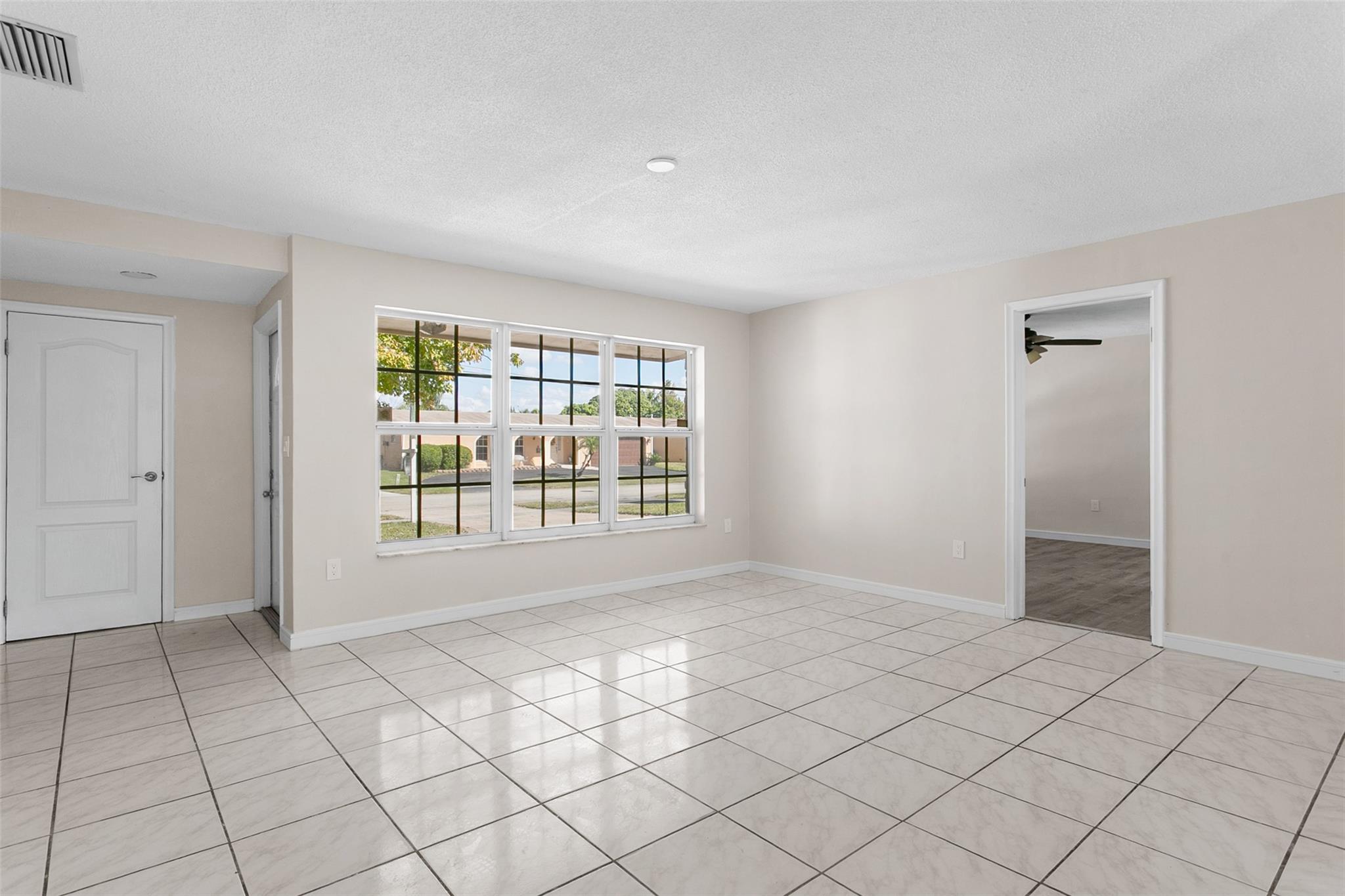 Sunrise Golf Village Sec - Residential