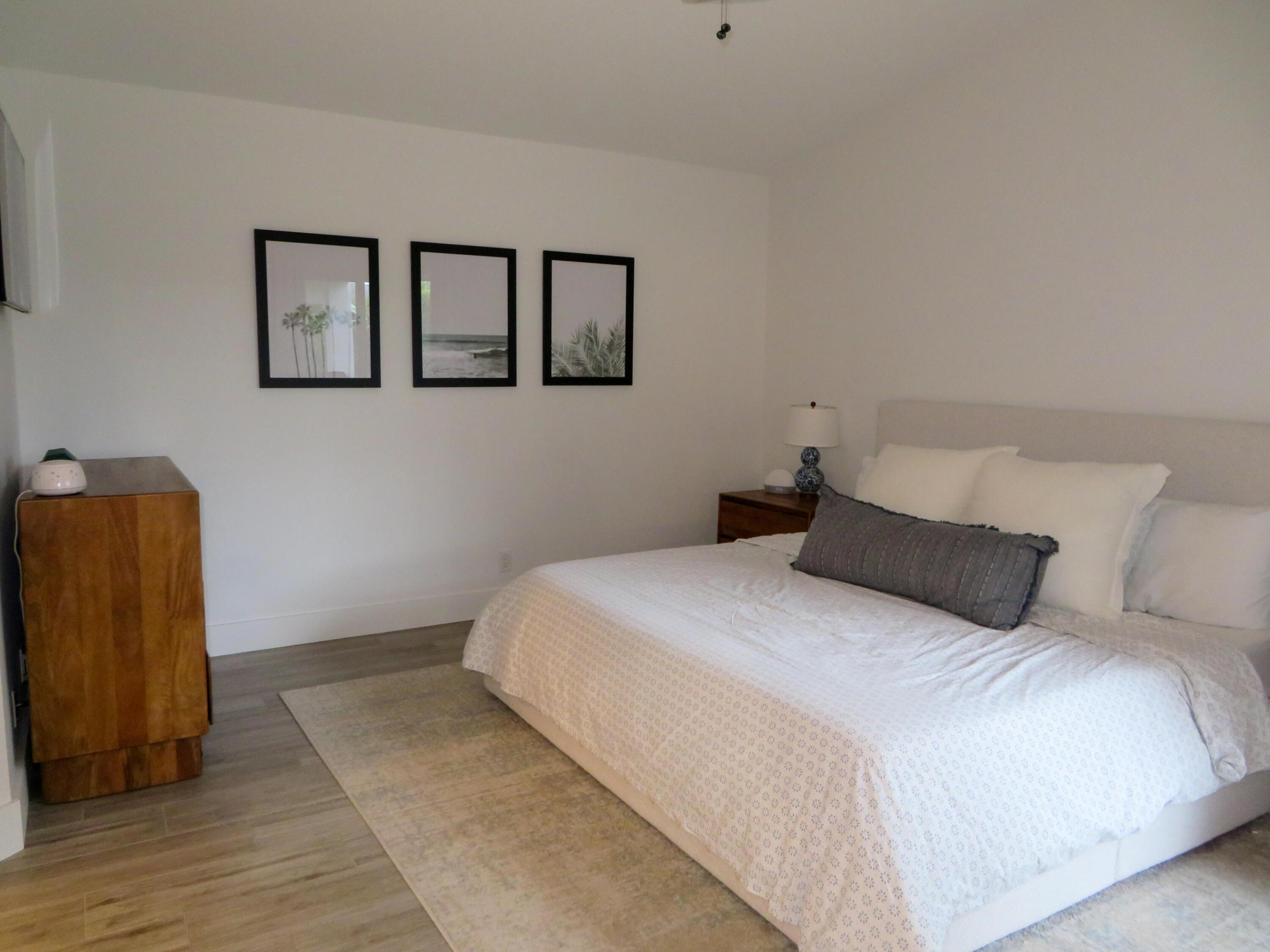 NORTH PALM BEACH HEIGHTS - Residential