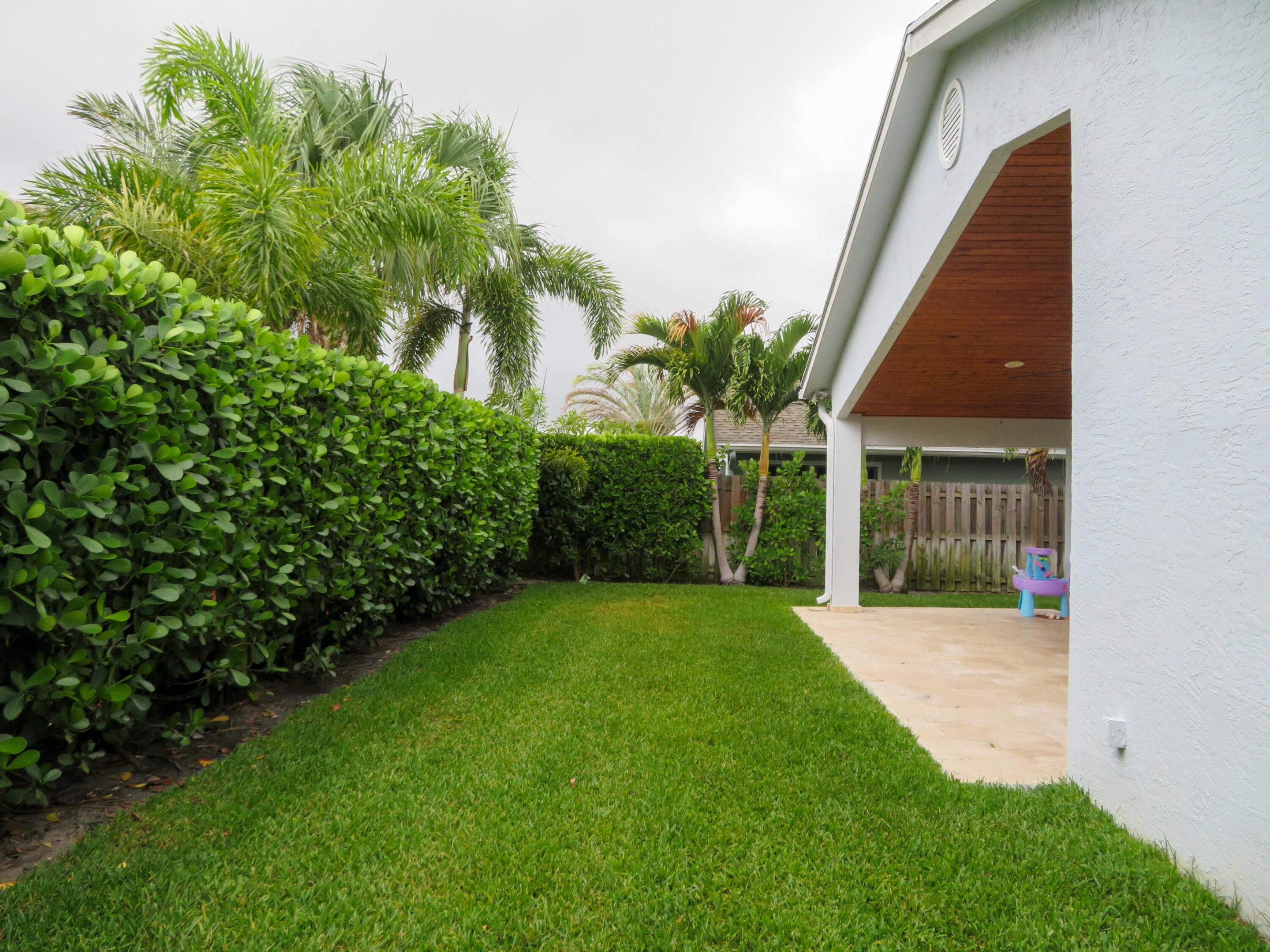 NORTH PALM BEACH HEIGHTS - Residential