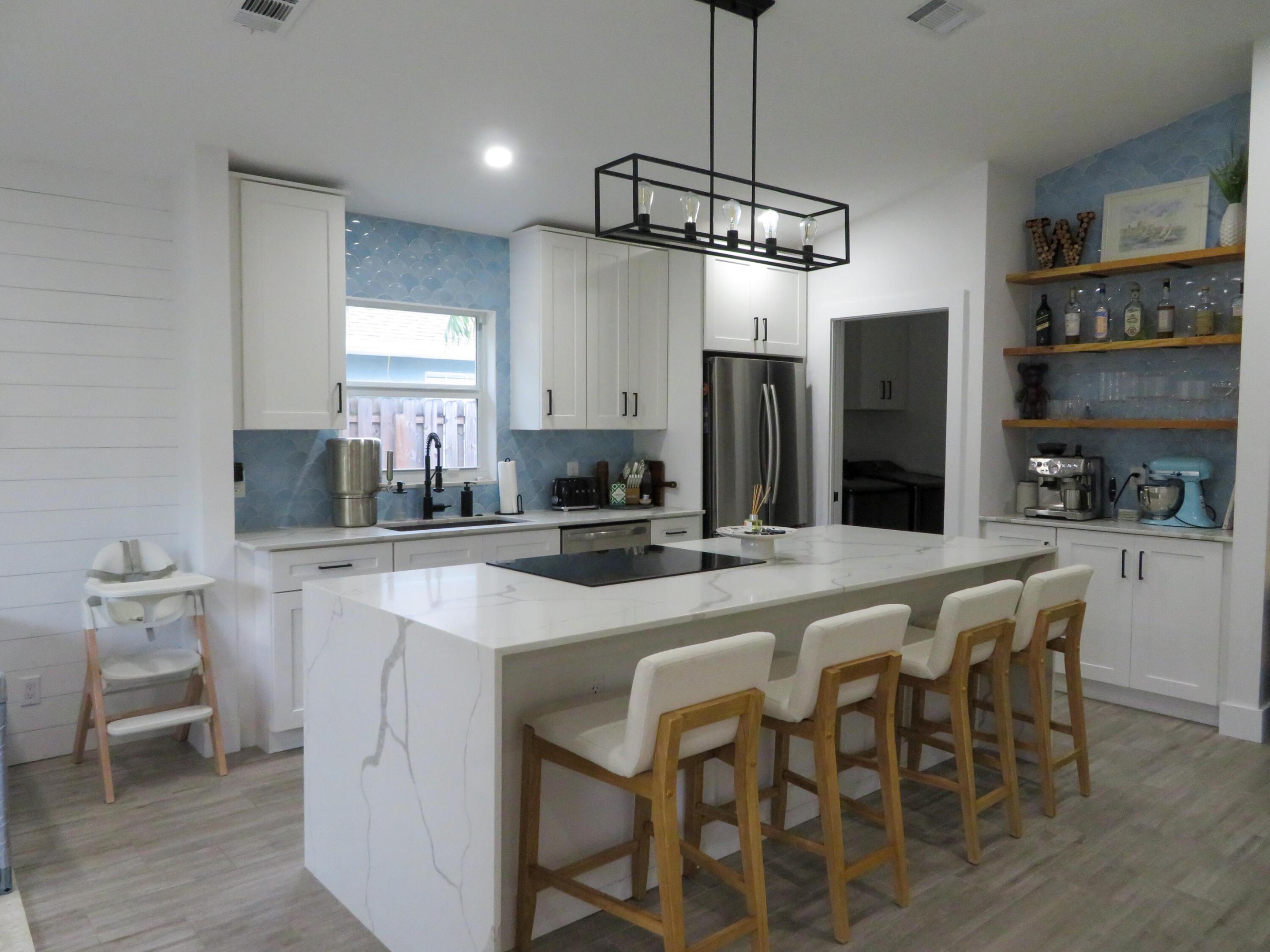 NORTH PALM BEACH HEIGHTS - Residential