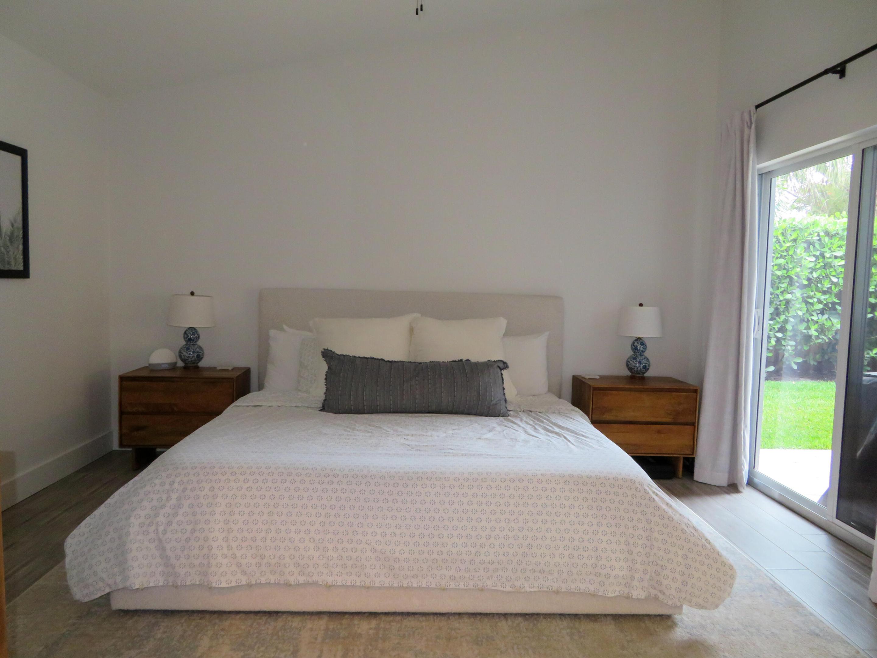NORTH PALM BEACH HEIGHTS - Residential