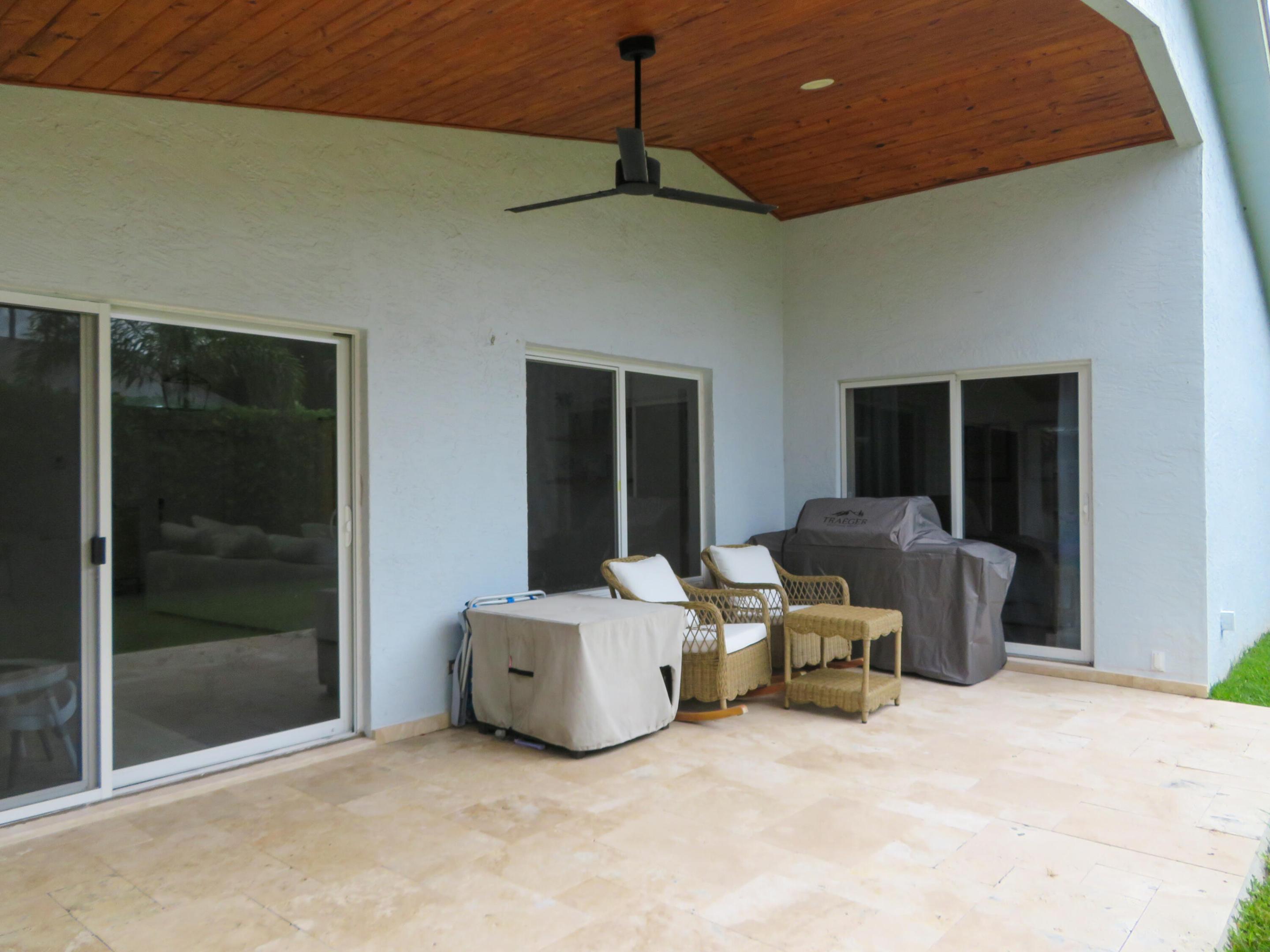 NORTH PALM BEACH HEIGHTS - Residential