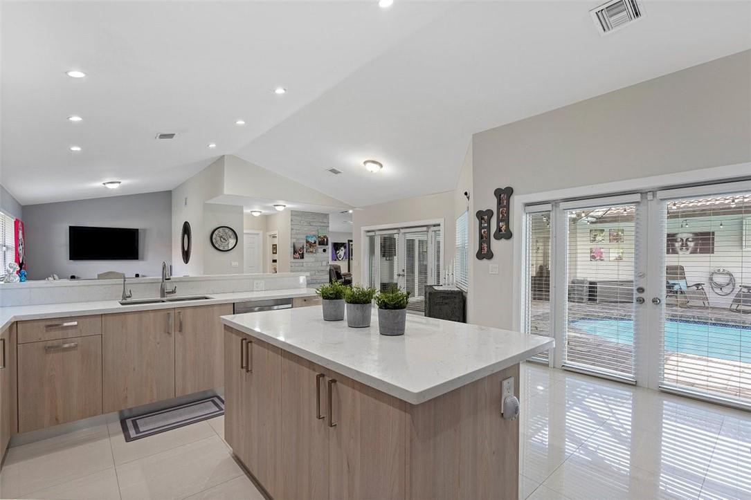 Pine Ridge 112-37 B - Residential
