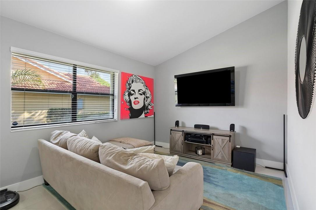Pine Ridge 112-37 B - Residential