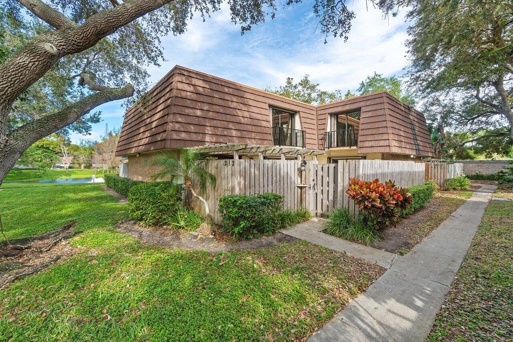 Photo of 212 2nd Lane, Palm Beach Gardens, FL 33418 (MLS # R10947324)