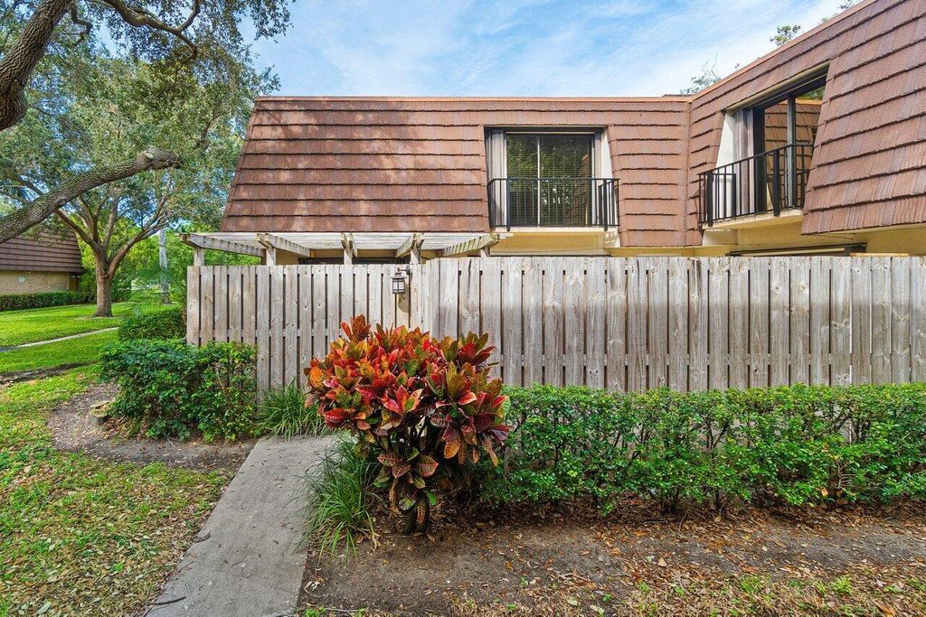 Photo of 212 2nd Lane, Palm Beach Gardens, FL 33418 (MLS # R10947324)