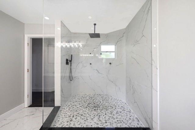 2687 Oak Park Cir
