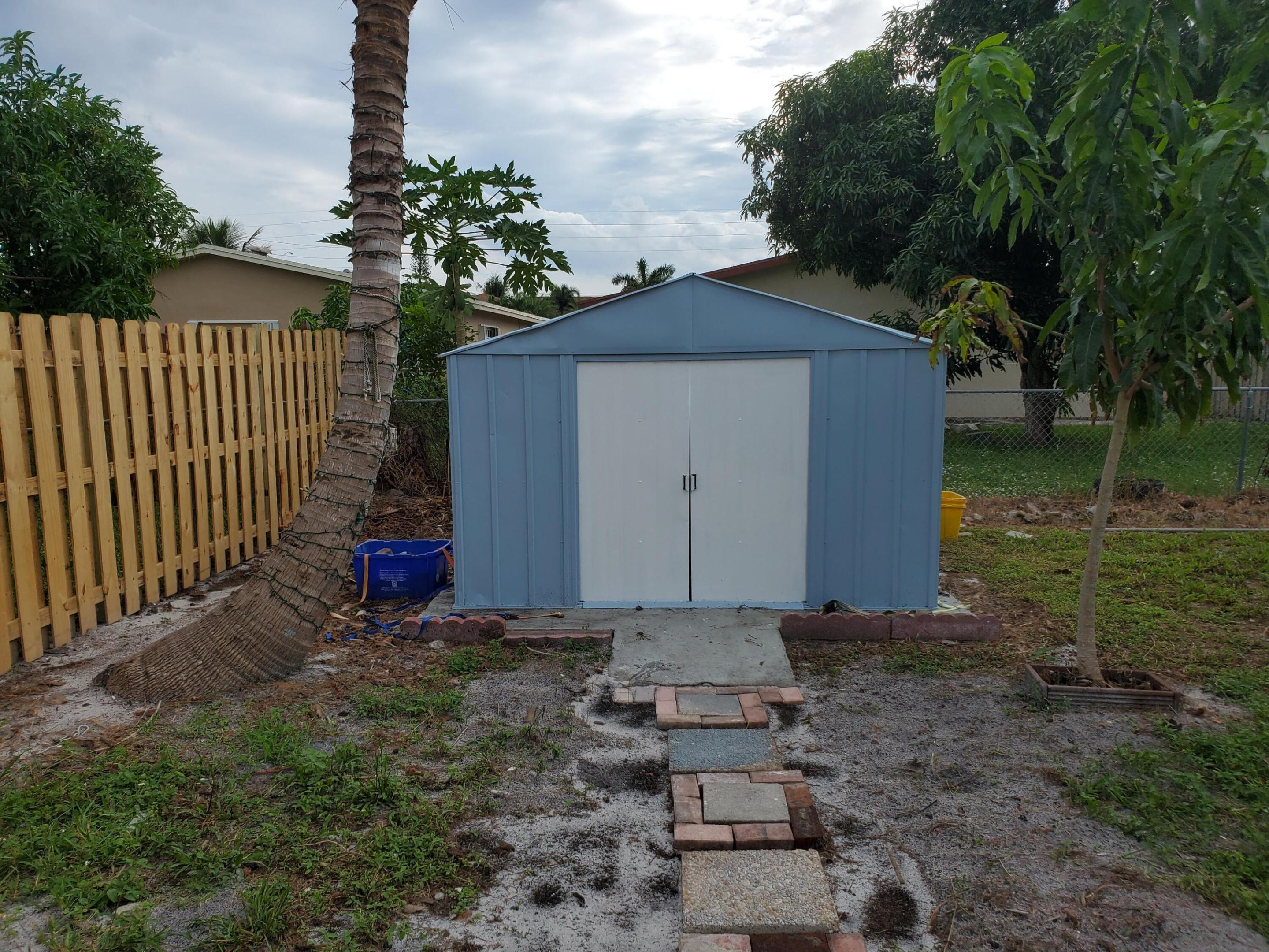 BOCA VISTA - Residential Lease