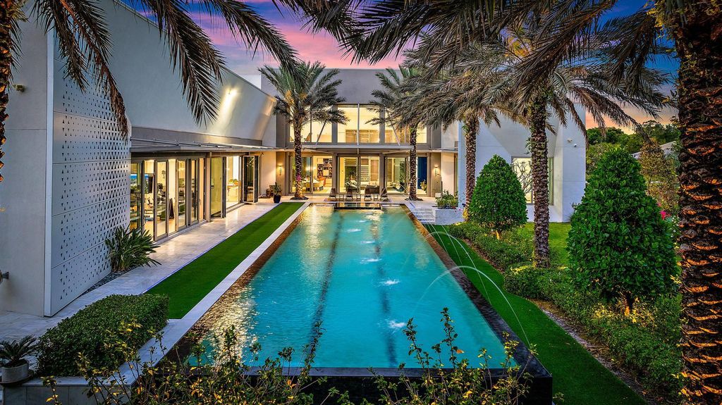 Photo of 8119 Man O War Road, Palm Beach Gardens, FL 33418 (MLS # R11082086)