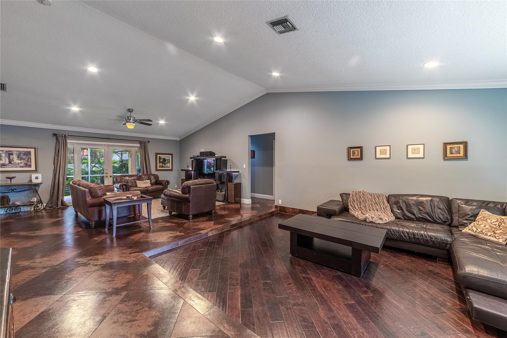 THE CROSSINGS - Residential