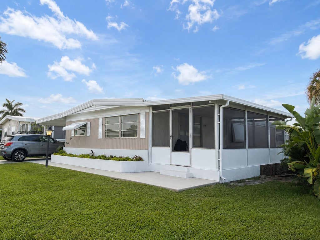 Photo of 656 Sun Ray Court, Boynton Beach, FL 33436 (MLS # B26055048)