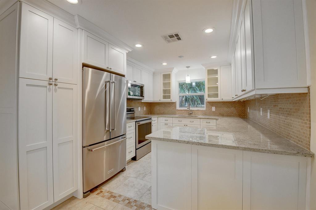 PARKVIEW MANOR CONDO - Residential