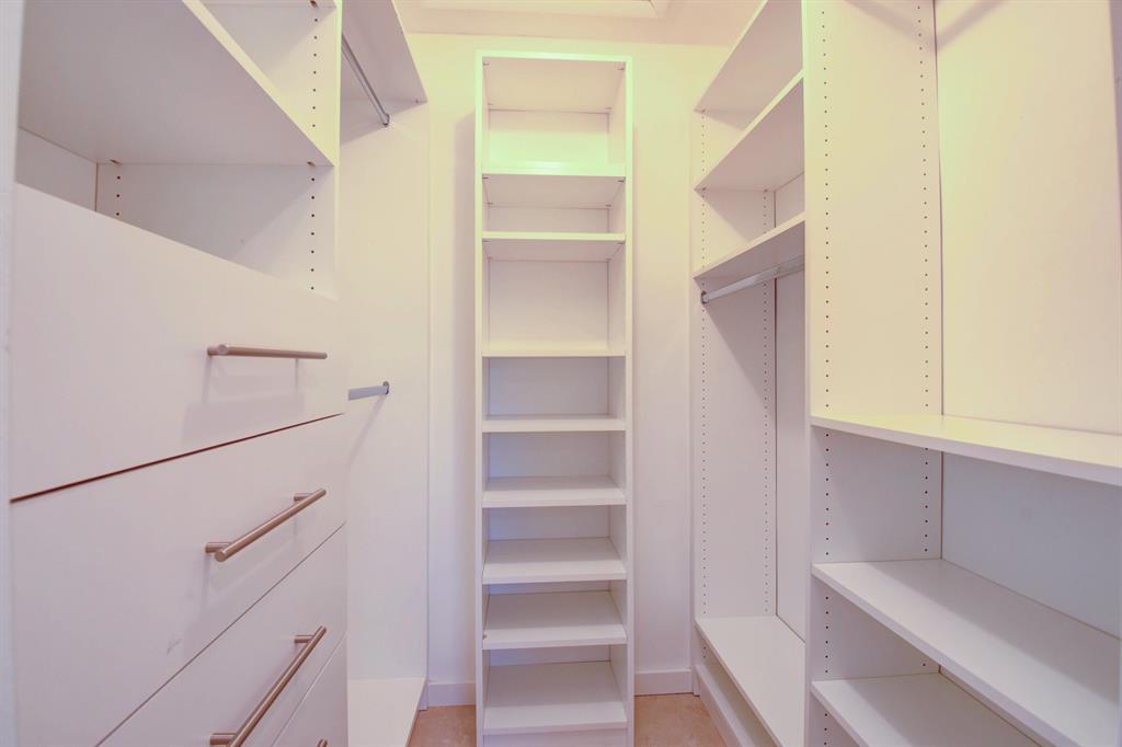 PARKVIEW MANOR CONDO - Residential