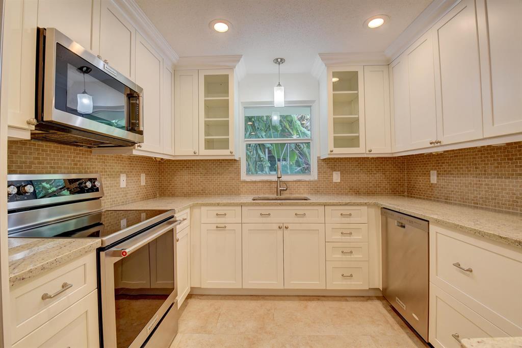 PARKVIEW MANOR CONDO - Residential