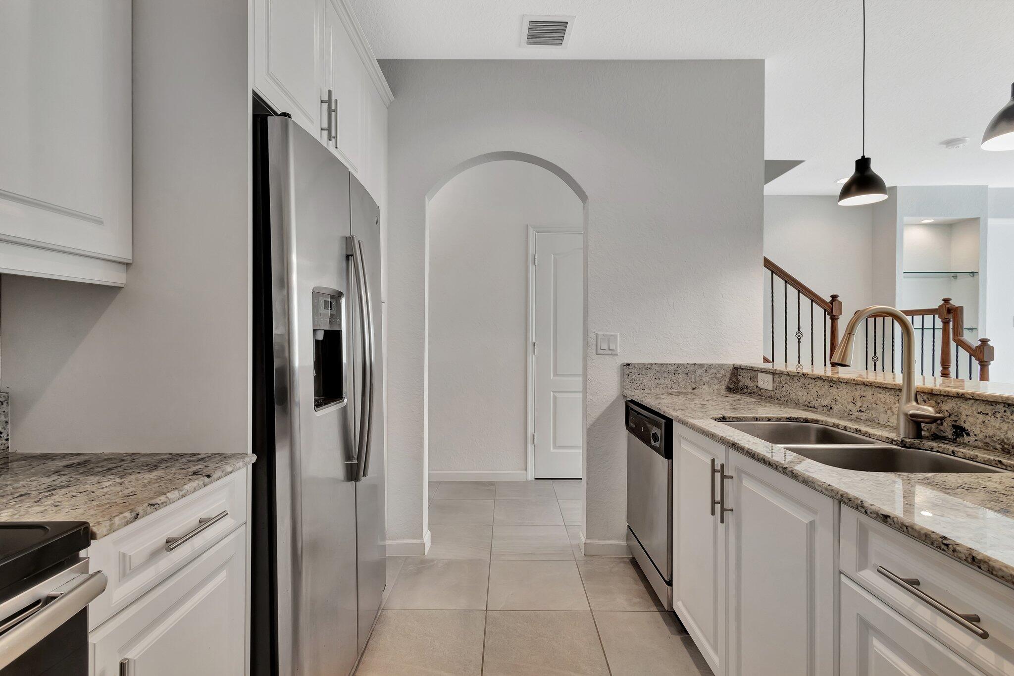 COLONY RESERVE AT LAKE WORTH - Residential